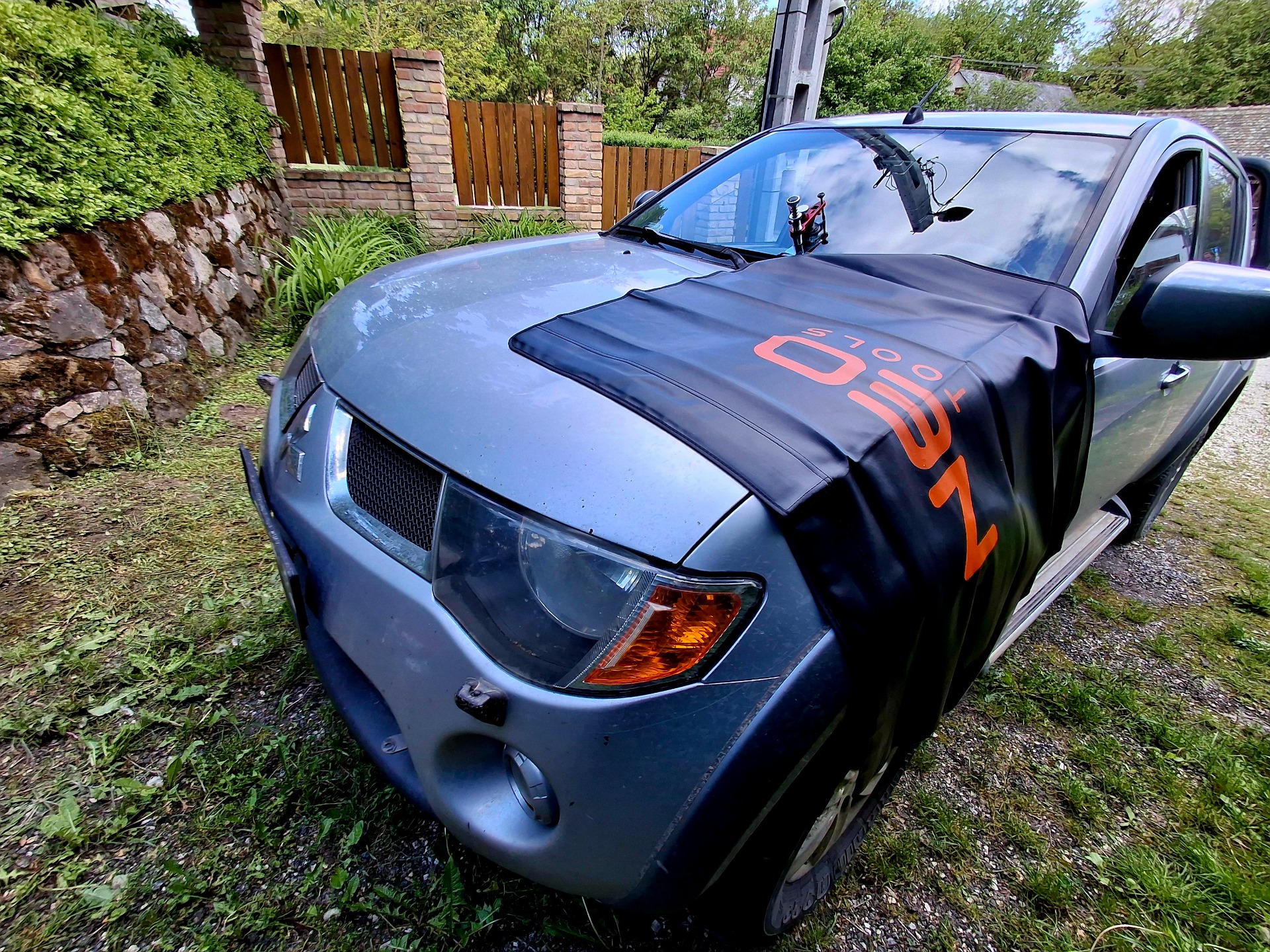 Kavicsfelverődés javítás szélvédőn mobil kiszállással Fejér megyében 