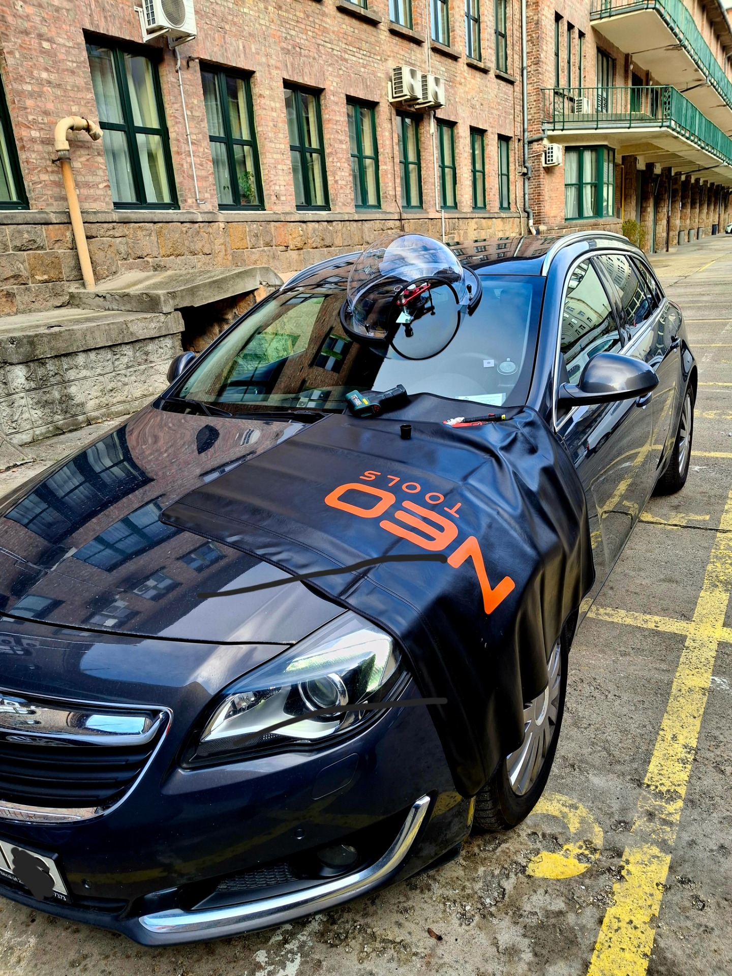 Szélvédő kőfelverődés javítása kiszállással Budapesten 