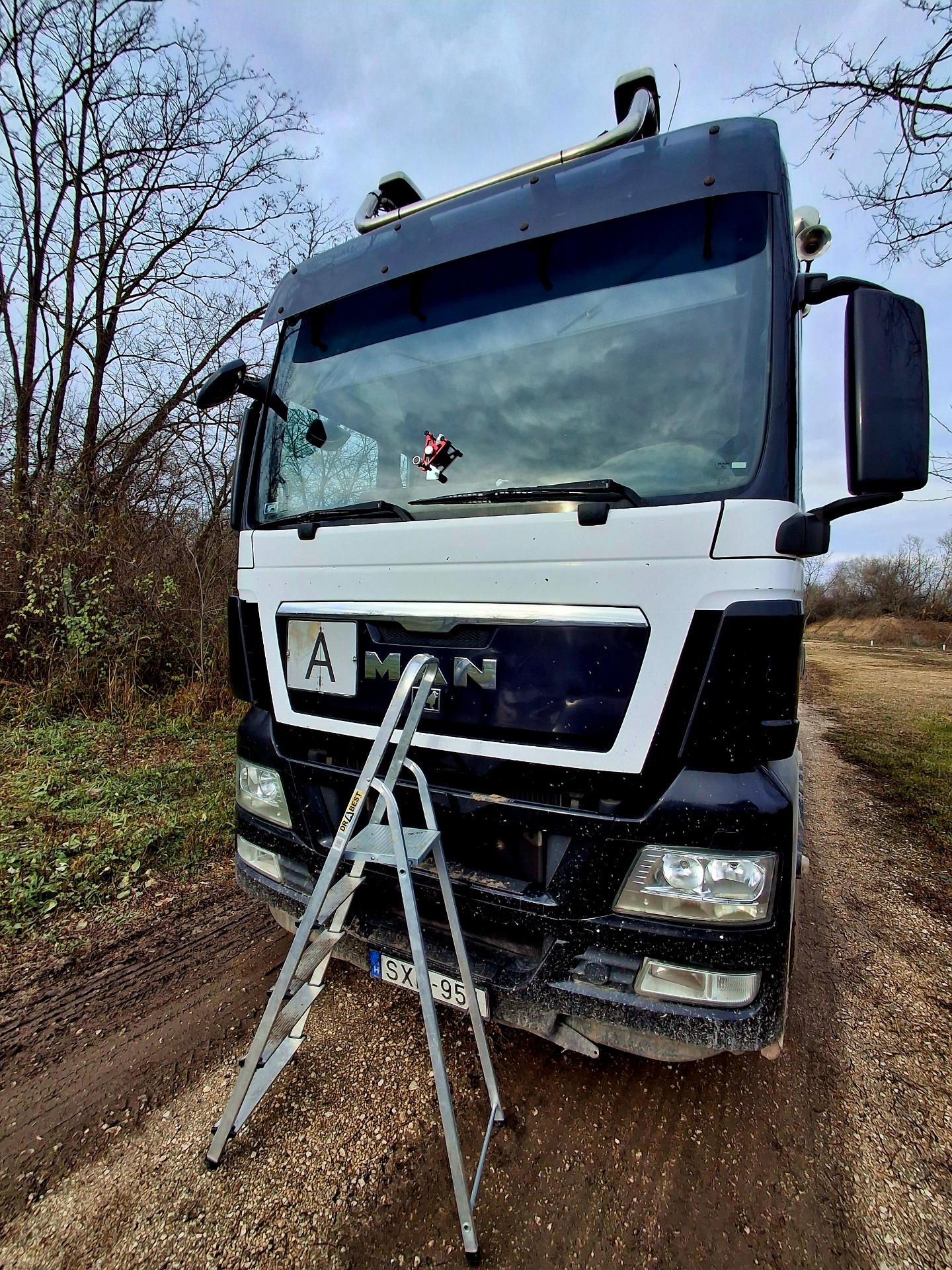 Teherautó szélvédő javítás kiszállással 